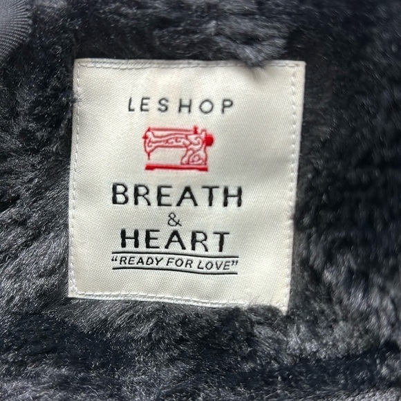 LESHOP BREATH & HEART black plush blouse size S - Picture 2 of 10